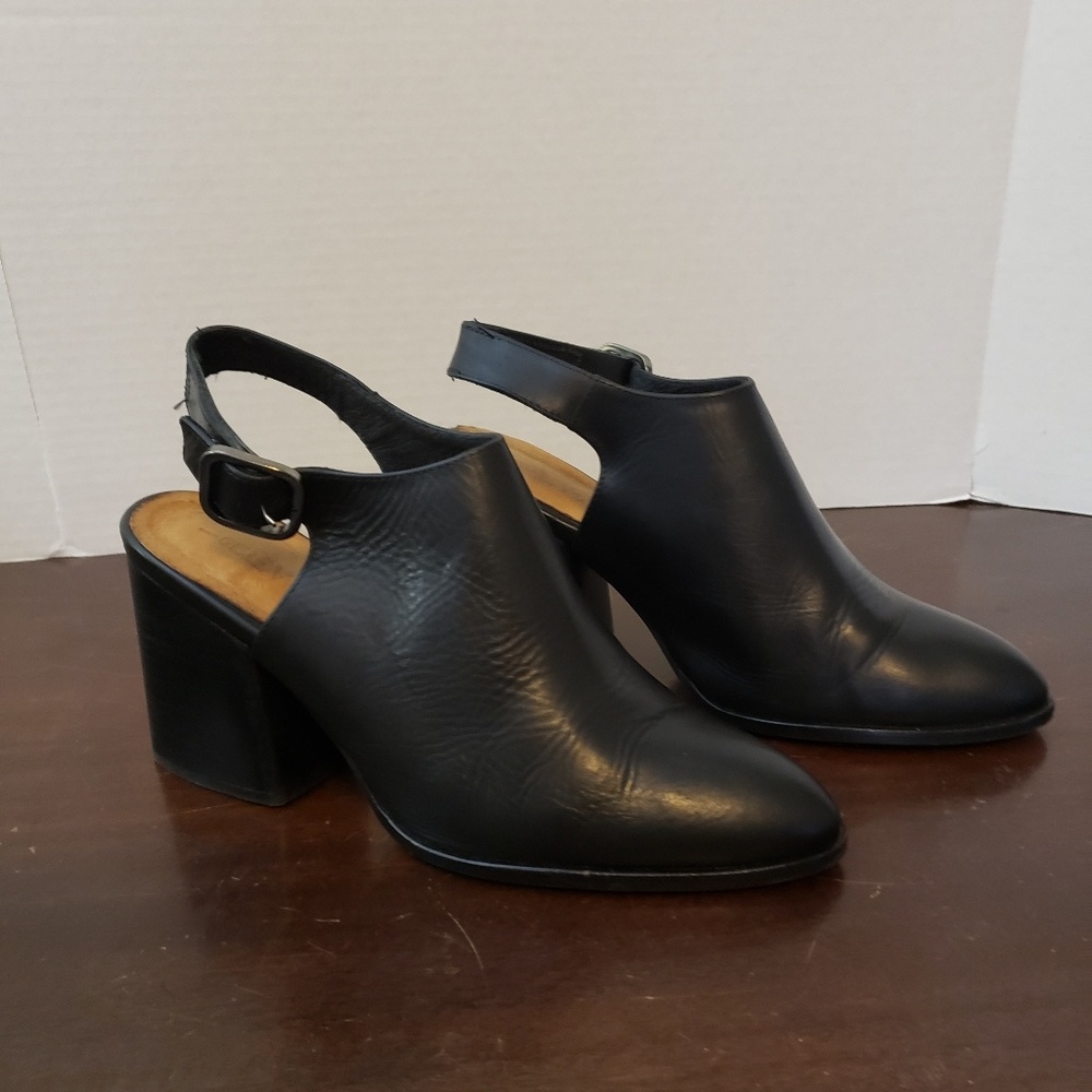 Gee WaWa Horky Leather Slingback